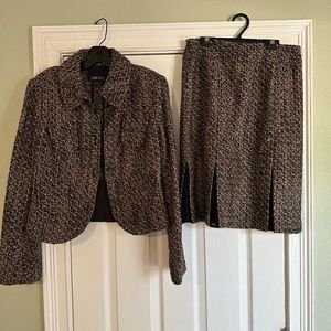 Carlisle Womens 2 piece wool suit set- Black and Brown tweed- Size 6